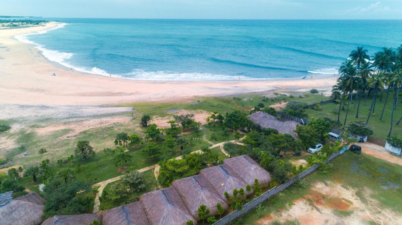Blue Waters Hotel อารูกัมเบย์ ภายนอก รูปภาพ