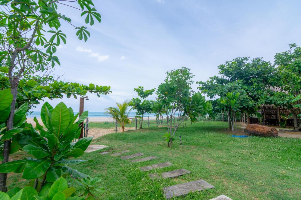 Blue Waters Hotel อารูกัมเบย์ ภายนอก รูปภาพ