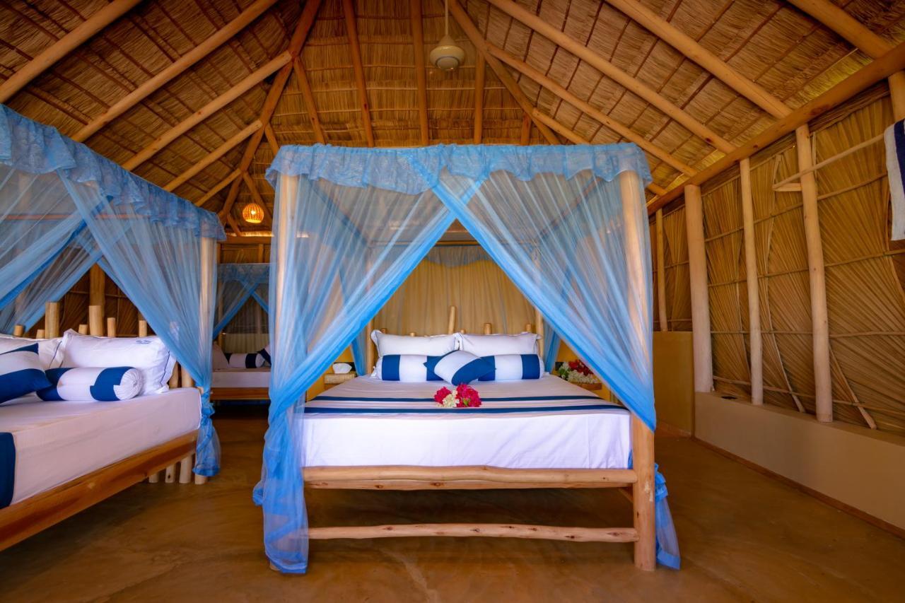 Blue Waters Hotel อารูกัมเบย์ ภายนอก รูปภาพ
