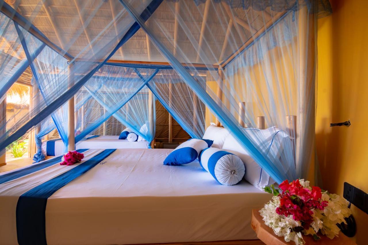 Blue Waters Hotel อารูกัมเบย์ ภายนอก รูปภาพ